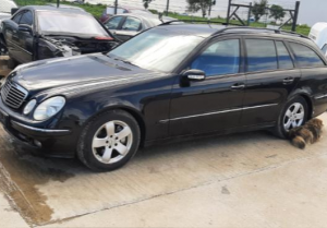 Mercedes-Benz E 320